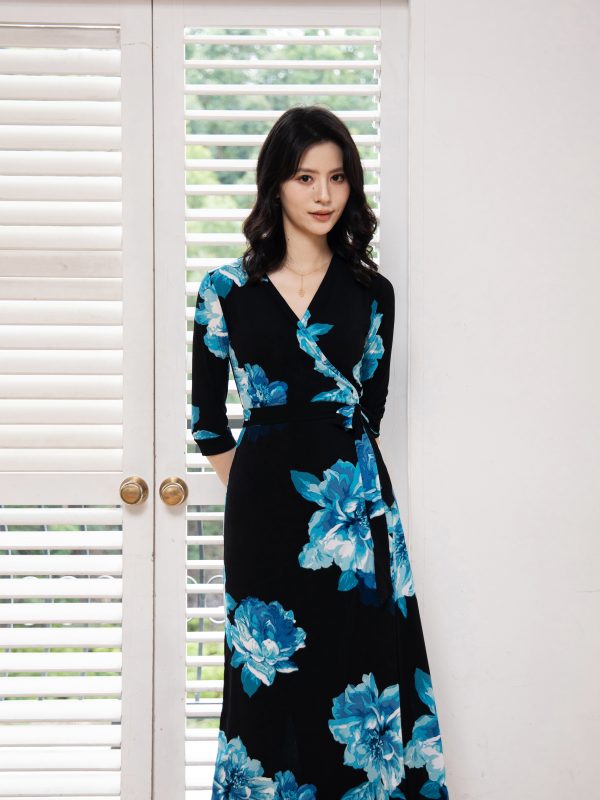 Black Long Bold Blue Floral Wrap Dress - 图片 3