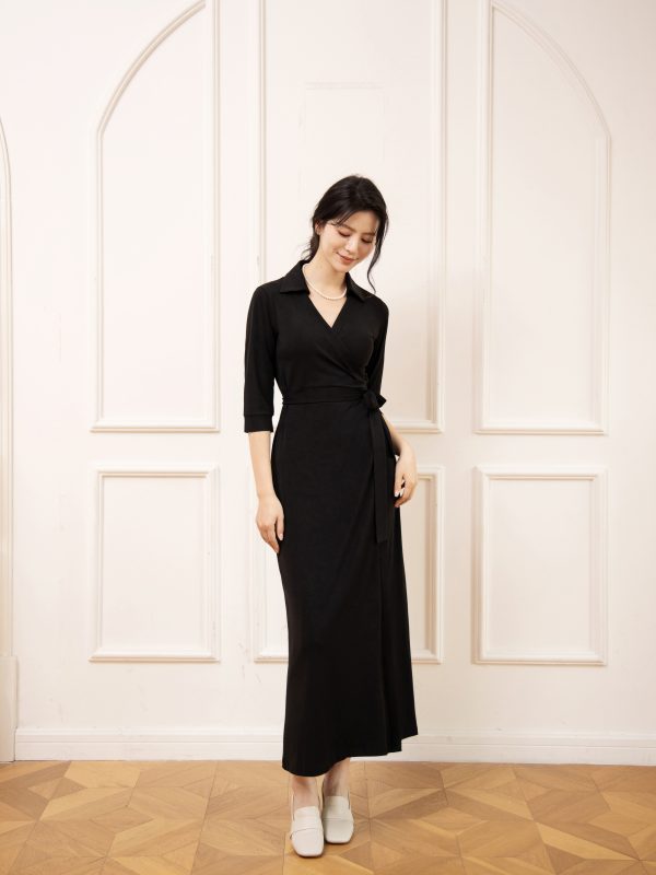 A23007B – Signature Black Wrap Dress with Collar - 图片 4
