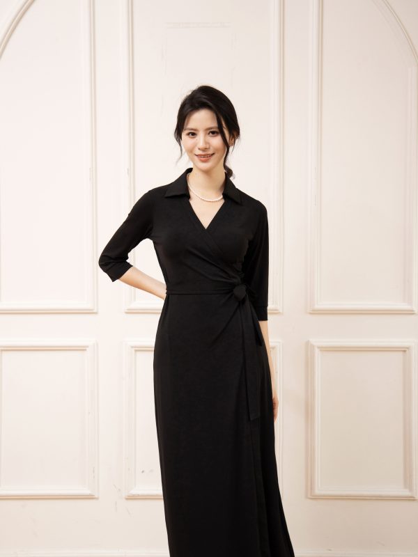A23007B – Signature Black Wrap Dress with Collar - 图片 9